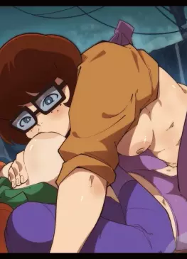 Velma X Daphne Keeping it Warm by pinkseito | Scooby-Doo